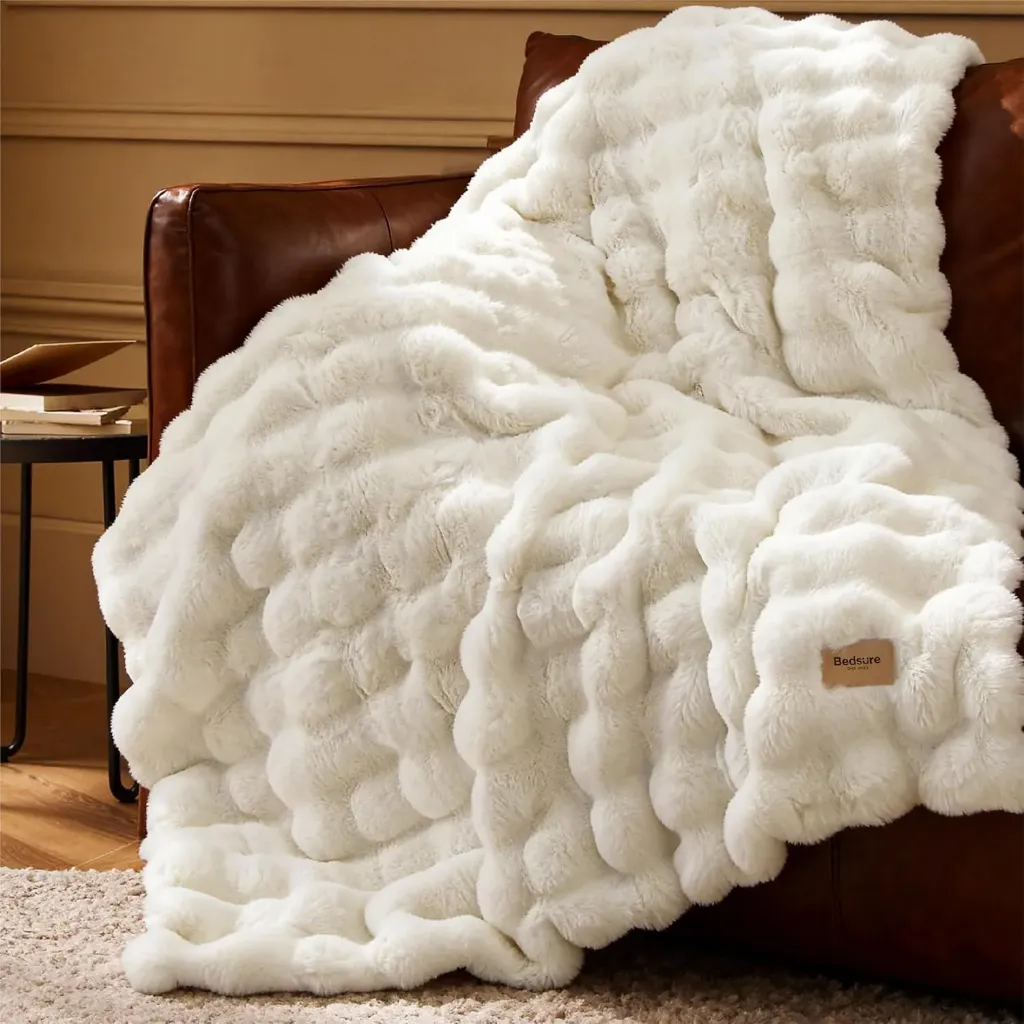 Bedsure Fluffy Bubble Faux Fur Throw Blanket, 50"x60"